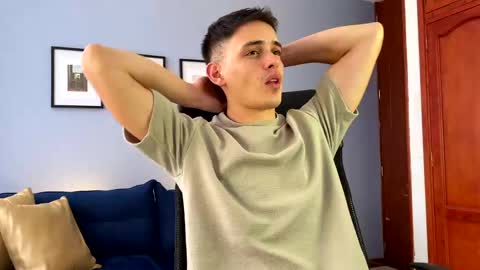 Snapshot of liam_enzho chatting on 4, 3, 2025 Liam online show from 4, 3, 2025