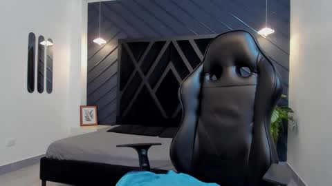 Snapshot of liam_kleiin chatting on 25, 10, 2025 LIAM KLEIN online show from 25, 10, 2025