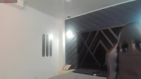 Snapshot of liam_kleiin chatting on 12, 11, 2025 LIAM KLEIN online show from 12, 11, 2025