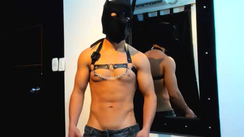 Snapshot of liam_knight chatting on 24, 10, 2025 liam_knight online show from 24, 10, 2025