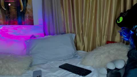 Snapshot of liam_oficial chatting on 18, 11, 2025 liam online show from 18, 11, 2025