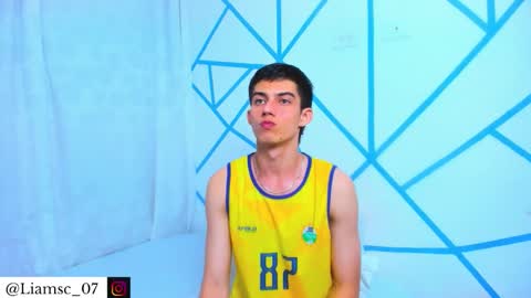 Liam scott77 online show from 17, 12, 2025