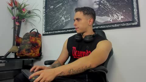 Snapshot of liam_walk chatting on 27, 12, 2024 Liam online show from 27, 12, 2024