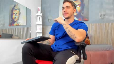 Snapshot of liam_walk chatting on 8, 1, 2025 Liam online show from 8, 1, 2025