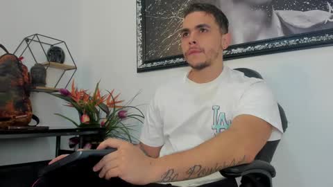 Snapshot of liam_walk chatting on 27, 1, 2025 Liam online show from 27, 1, 2025