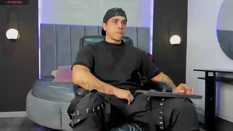 Snapshot of liam_walk chatting on 12, 9, 2025 Liam online show from 12, 9, 2025