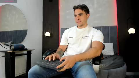 Snapshot of liam_walk chatting on 6, 10, 2025 Liam online show from 6, 10, 2025