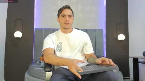 Snapshot of liam_walk chatting on 21, 10, 2025 Liam online show from 21, 10, 2025