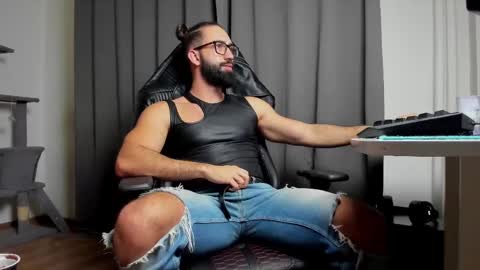 Liam online show from 2, 3, 2025