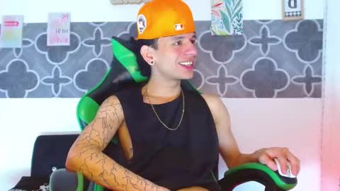 Snapshot of liamblaze chatting on 1, 12, 2025 liamblaze online show from 1, 12, 2025