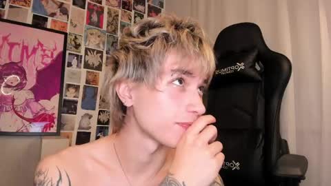Snapshot of liamelf chatting on 7, 5, 2026 Liam online show from 7, 5, 2026