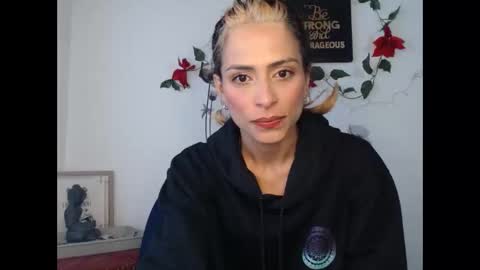 Lia Miller online show from 18, 12, 2024