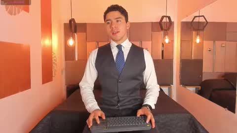 Snapshot of liamnovak chatting on 17, 12, 2025 Liam online show from 17, 12, 2025