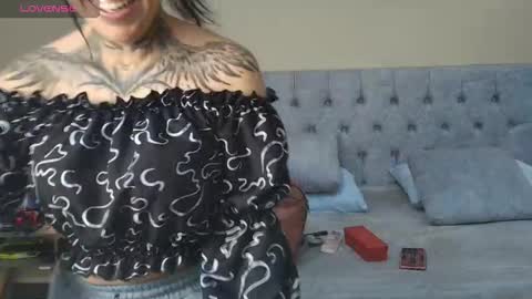 Snapshot of liamonroee_ chatting on 2, 10, 2025 L I A M O N R O E online show from 2, 10, 2025