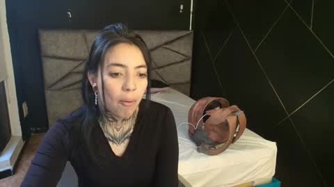 Snapshot of liamonroee_ chatting on 27, 11, 2025 L I A M O N R O E online show from 27, 11, 2025