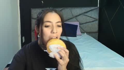 Snapshot of liamonroee_ chatting on 30, 11, 2025 L I A M O N R O E online show from 30, 11, 2025