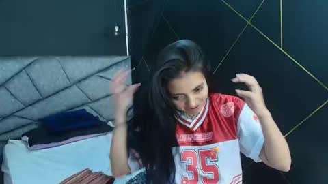 Snapshot of liamonroee_ chatting on 2, 12, 2025 L I A M O N R O E online show from 2, 12, 2025