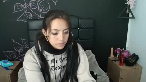 Snapshot of liamonroee_ chatting on 8, 1, 2026 L I A M O N R O E online show from 8, 1, 2026