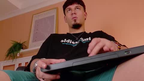 Snapshot of liamthunder05_ chatting on 11, 10, 2025 Liam Thunder online show from 11, 10, 2025