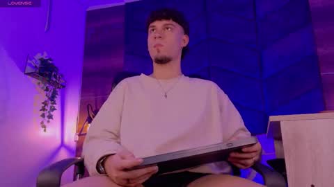 Snapshot of liamthunder05_ chatting on 10, 11, 2025 Liam Thunder online show from 10, 11, 2025