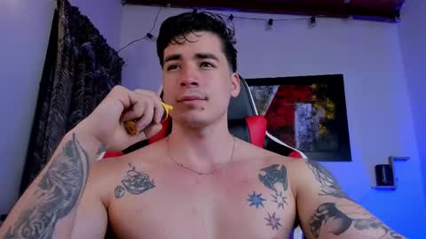 liamwyatt_ online show from 24, 2, 2025