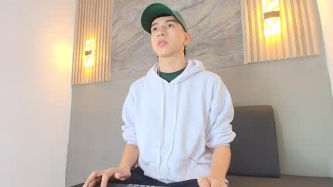 lian_cameron online show from 9, 1, 2026