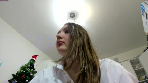 Snapshot of lianema chatting on 5, 1, 2025 Kate online show from 5, 1, 2025