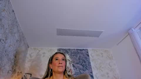 Lian online show from 10, 3, 2026