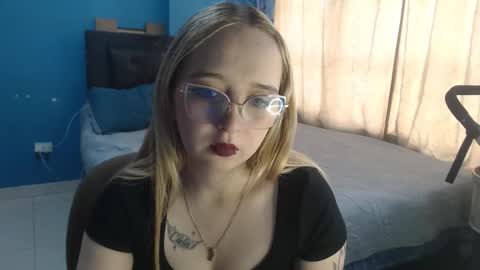 Lia Roberts online show from 20, 10, 2025