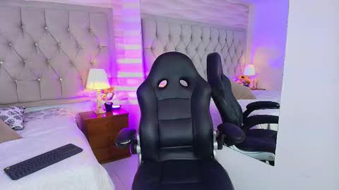 Lia  online show from 10, 2, 2026