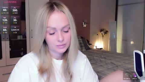 Snapshot of libby_nora chatting on 12, 11, 2025 Libby online show from 12, 11, 2025