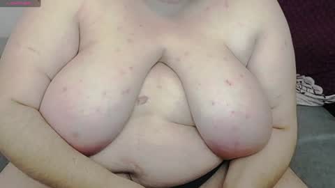 Snapshot of licablack chatting on 4, 2, 2025 LicaBlack online show from 4, 2, 2025