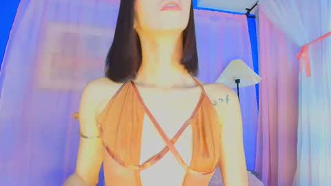 Valentina Hall online show from 25, 3, 2026