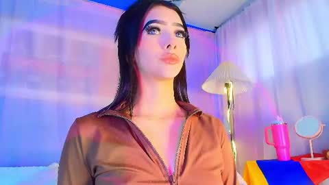 Valentina Hall online show from 19, 6, 2026