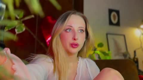 Snapshot of lierie chatting on 14, 2, 2026 its my birthday today so im offline but id be so happy if you felt like sending me a birthday love while im away online show from 14, 2, 2026