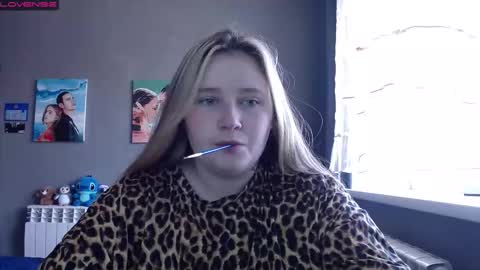 light_lunaa online show from 18, 9, 2025