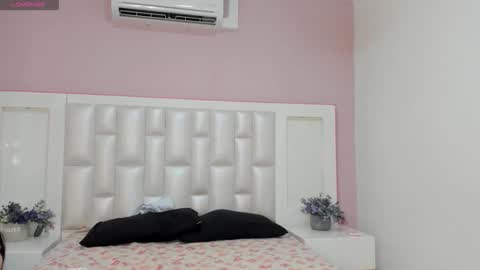 Lia  online show from 9, 4, 2026