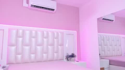 Lia  online show from 10, 4, 2026