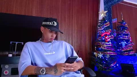 Snapshot of liiaam_lee_ chatting on 18, 12, 2025 Daniel online show from 18, 12, 2025