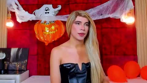 Snapshot of liiacollins chatting on 21, 10, 2025 liiacollins online show from 21, 10, 2025