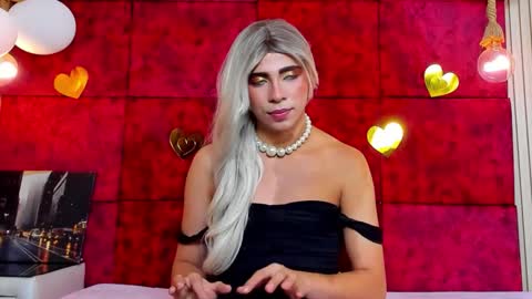 Snapshot of liiacollins chatting on 18, 12, 2025 liiacollins online show from 18, 12, 2025