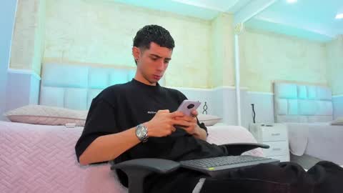 Snapshot of liiamhudson_ chatting on 28, 2, 2025 L I I A M online show from 28, 2, 2025