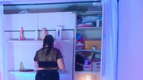         online show from 25, 9, 2025