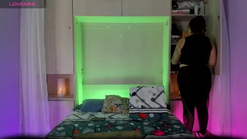         online show from 29, 9, 2025