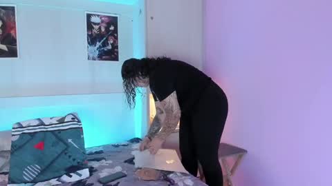         online show from 3, 10, 2025