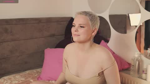 Snapshot of likaaberry chatting on 14, 10, 2025 likaaberry online show from 14, 10, 2025