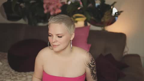 Snapshot of likaaberry chatting on 20, 10, 2025 likaaberry online show from 20, 10, 2025