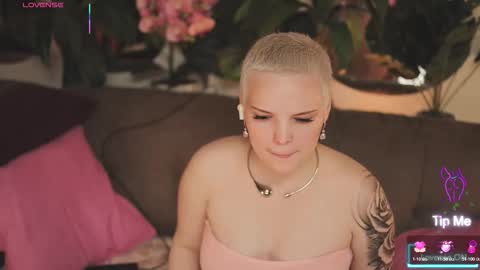 Snapshot of likaaberry chatting on 24, 10, 2025 likaaberry online show from 24, 10, 2025