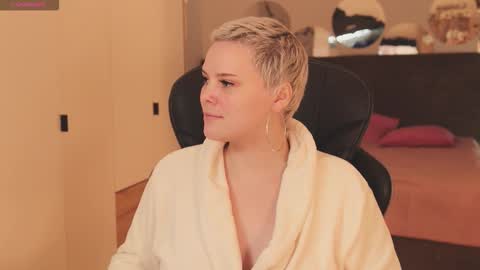 Snapshot of likaaberry chatting on 25, 11, 2025 likaaberry online show from 25, 11, 2025