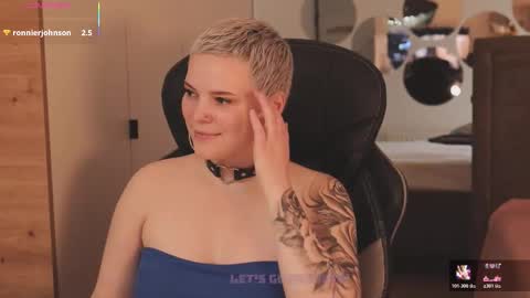 Snapshot of likaaberry chatting on 28, 11, 2025 likaaberry online show from 28, 11, 2025